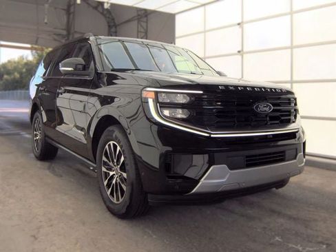 Used 2025 Ford Expedition Platinum AWD/4WD image 4