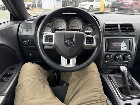 Used 2014 Dodge Challenger R/T image 17