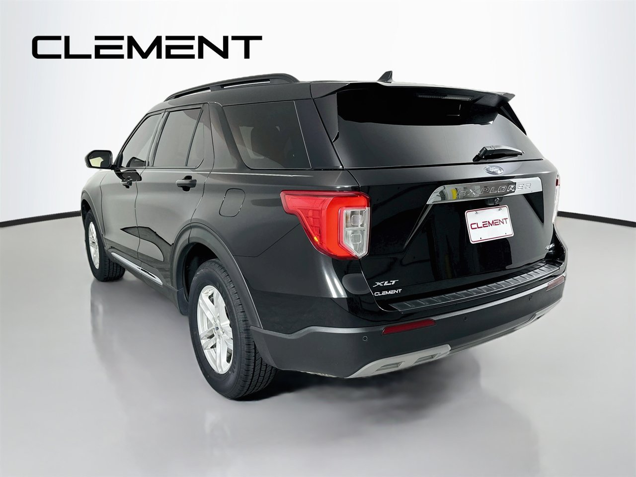 Used 2022 Ford Explorer XLT w/ Equipment Group 202A AWD/4WD image 10