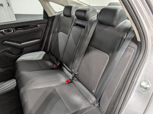 Used 2022 Honda Civic Touring image 16