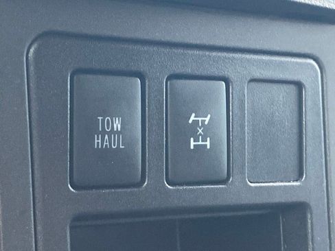 Used 2019 Toyota Sequoia SR5 AWD/4WD image 26