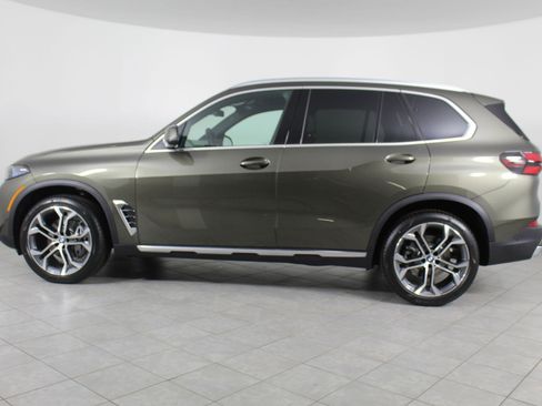 New 2026 BMW X5 xDrive40i w/ Climate Comfort Package image 2