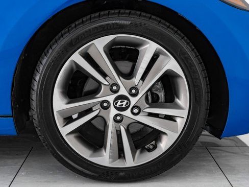 Used 2017 Hyundai Elantra Limited image 49