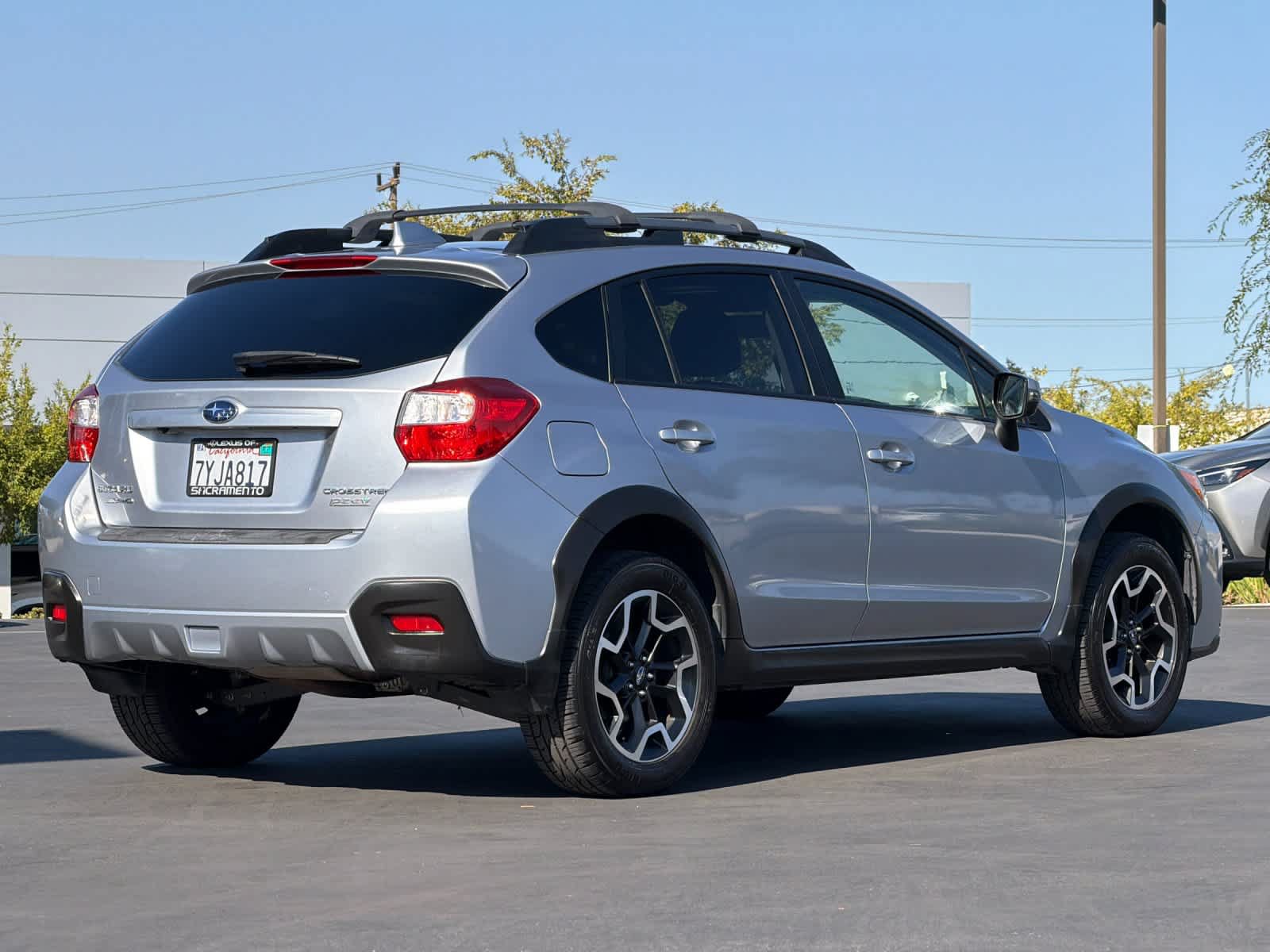 Used 2017 Subaru Crosstrek 2.0i Limited AWD/4WD image 2
