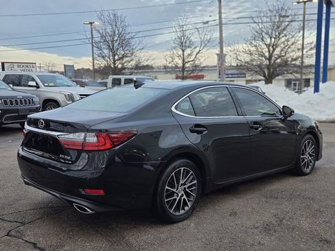 Used 2017 Lexus ES 350 w/ Luxury Package image 6