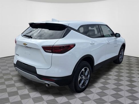 Used 2024 Chevrolet Blazer LT image 9