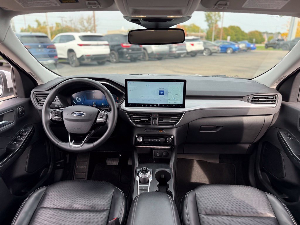 Certified 2025 Ford Escape Platinum AWD/4WD image 2