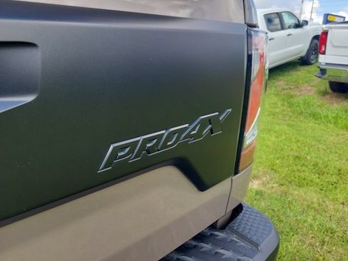 Used 2024 Nissan Titan PRO-4X w/ Pro-4x Convenience Package AWD/4WD image 7