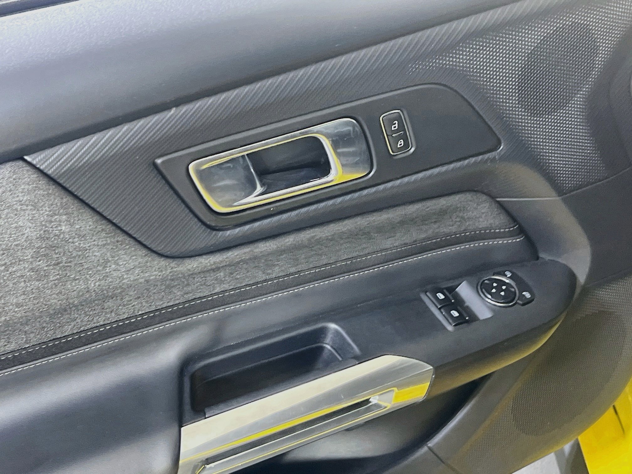 Used 2024 Ford Mustang Coupe RWD image 17