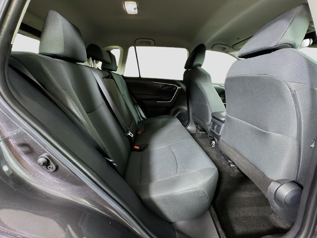 Used 2023 Toyota RAV4 LE AWD/4WD image 28