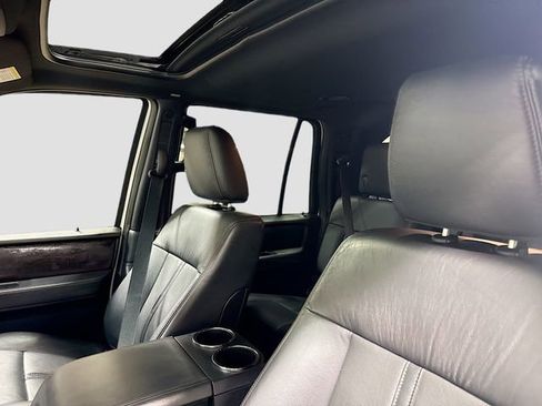 Used 2017 Lincoln Navigator L Reserve image 24