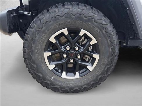 Used 2025 Jeep Wrangler Unlimited Rubicon AWD/4WD image 10