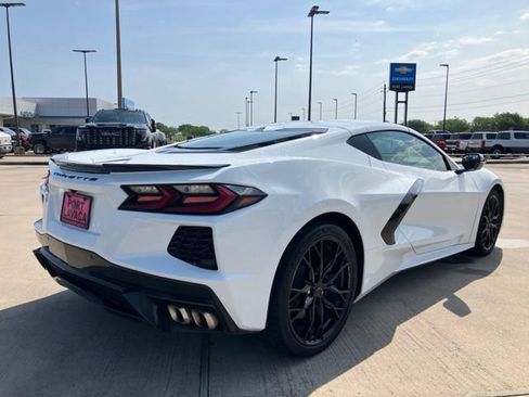 Used 2025 Chevrolet Corvette Stingray Coupe w/ 1LT RWD image 7