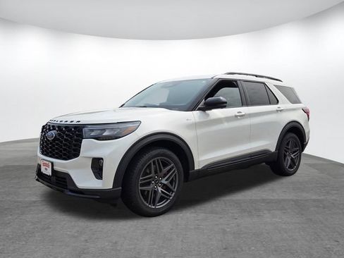New 2026 Ford Explorer ST-Line w/ ST-Line Street Pack AWD/4WD image 4