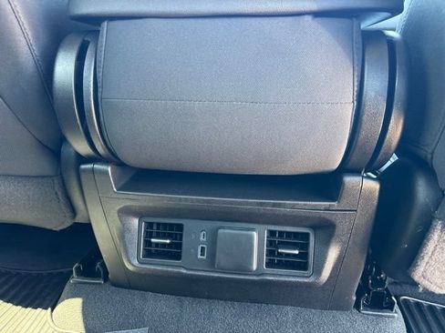 Used 2024 Chevrolet Silverado 1500 LT AWD/4WD image 42