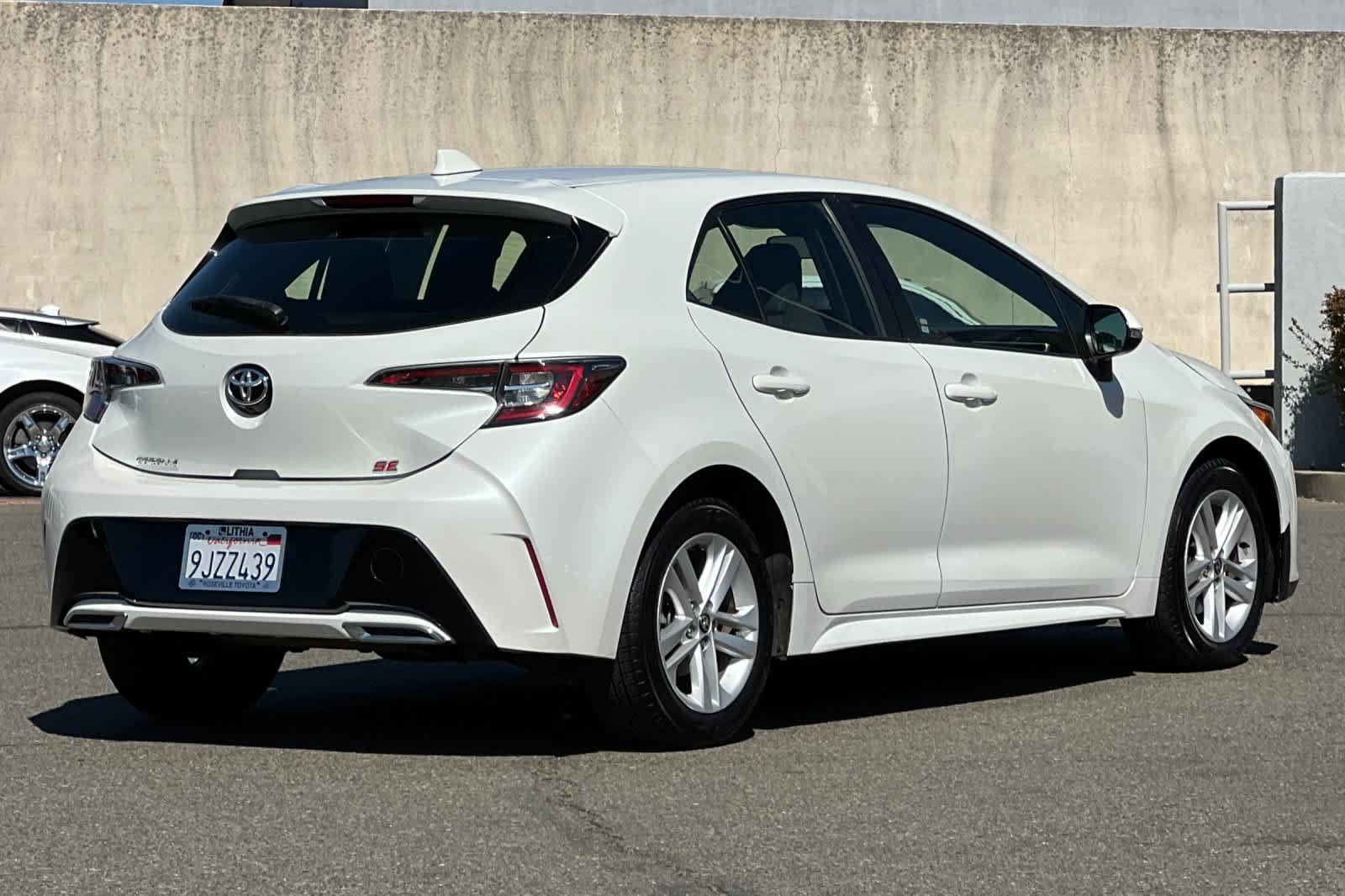 Used 2019 Toyota Corolla SE FWD image 2