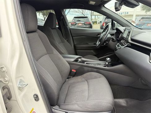 Used 2018 Toyota C-HR XLE image 26