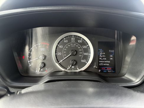 Used 2021 Toyota Corolla LE FWD image 13