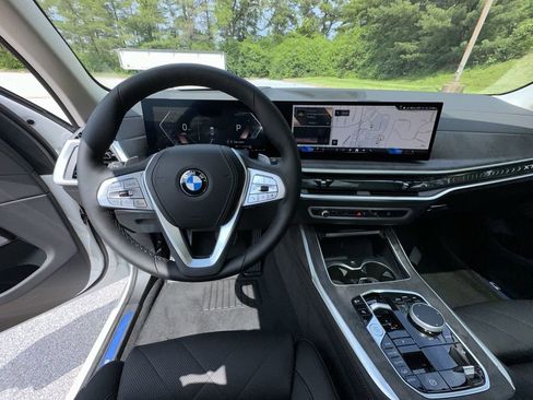 Used 2025 BMW X7 xDrive40i image 41