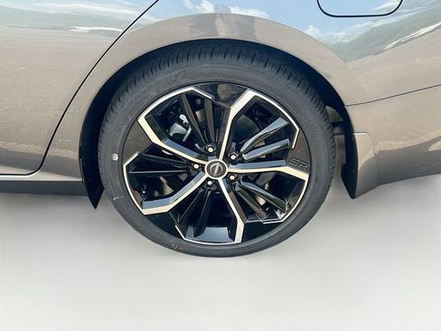 New 2025 Nissan Altima 2.5 SR w/ SR Premium Package image 19