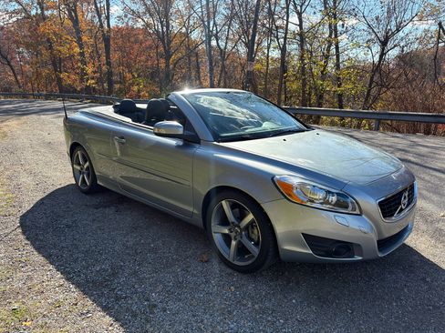Used 2011 Volvo C70 T5 image 16