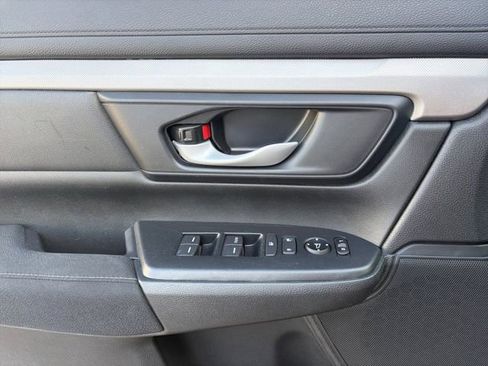 Used 2018 Honda CR-V LX image 4