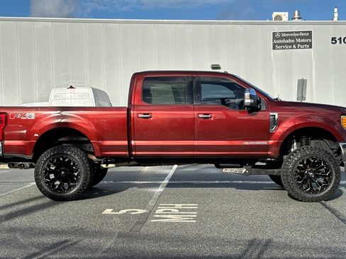 Used 2017 Ford F250 Lariat w/ Chrome Package image 7