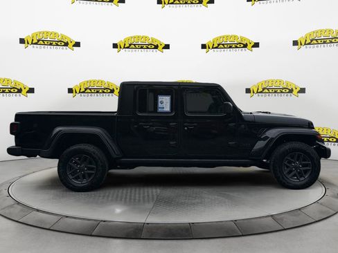 New 2025 Jeep Gladiator Sport image 6