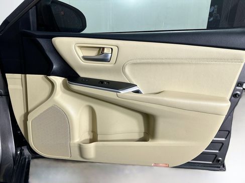 Used 2015 Toyota Camry XLE image 31