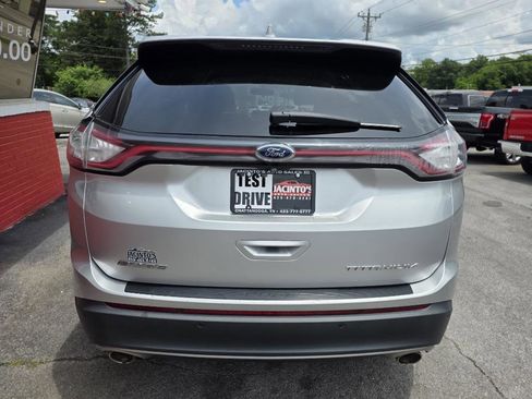 Used 2017 Ford Edge Titanium w/ Technology Package FWD image 4