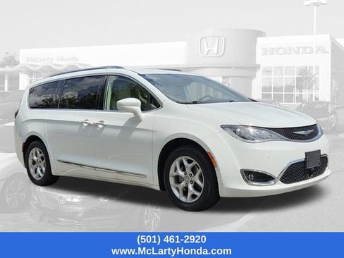 Used 2019 Chrysler Pacifica Touring-L Plus w/ Advanced Safetytec Group FWD image 4