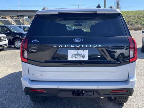 New 2026 Ford Expedition Active RWD image 4