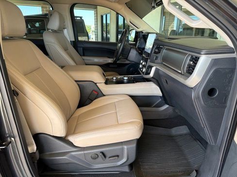 Used 2023 Ford Expedition XLT AWD/4WD image 26