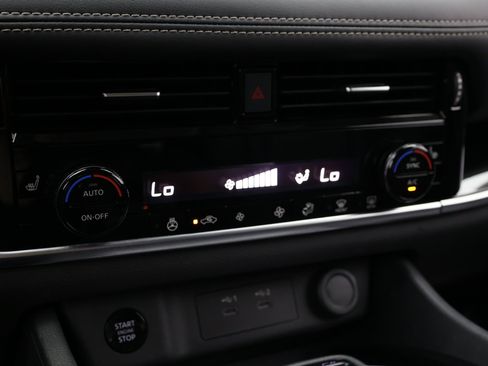 Used 2026 Nissan Rogue SL FWD image 23