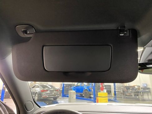 Used 2021 GMC Yukon Denali w/ Denali Premium Package image 34