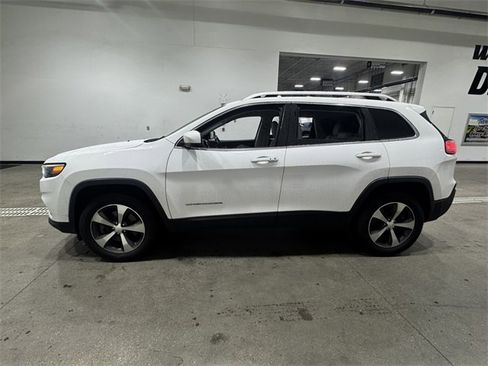 Used 2019 Jeep Cherokee Limited image 5