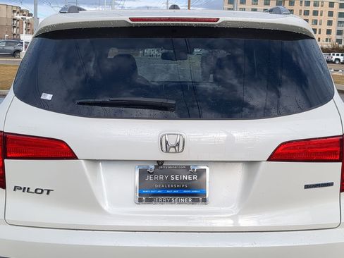 Used 2016 Honda Pilot Touring image 13