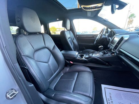 Used 2013 Porsche Cayenne S image 13