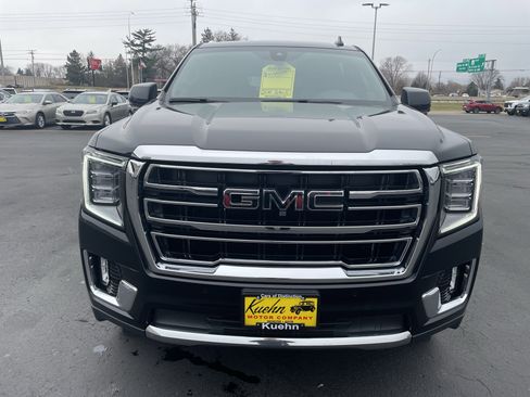 Used 2021 GMC Yukon XL SLT w/ SLT Luxury Plus Package image 3