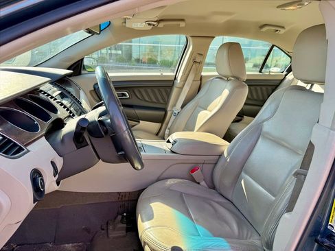 Used 2010 Ford Taurus SEL image 10