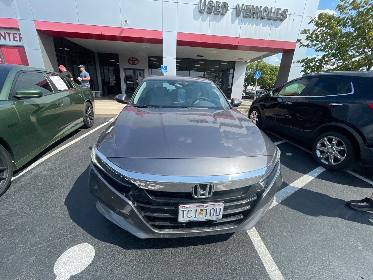 Used 2018 Honda Accord Touring image 3