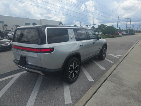 Used 2024 Rivian R1S Adventure Dual AWD/4WD image 5