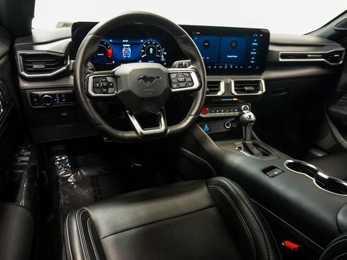 Used 2025 Ford Mustang Premium RWD image 9