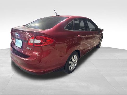 Used 2013 Ford Fiesta SE image 3