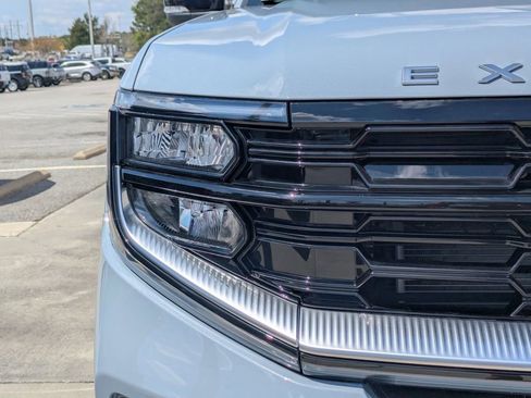 New 2026 Ford Expedition Platinum w/ Driver's Package AWD/4WD image 9