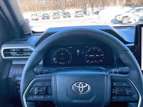 Used 2024 Toyota Tacoma Limited w/ Limited Package (LT) image 25