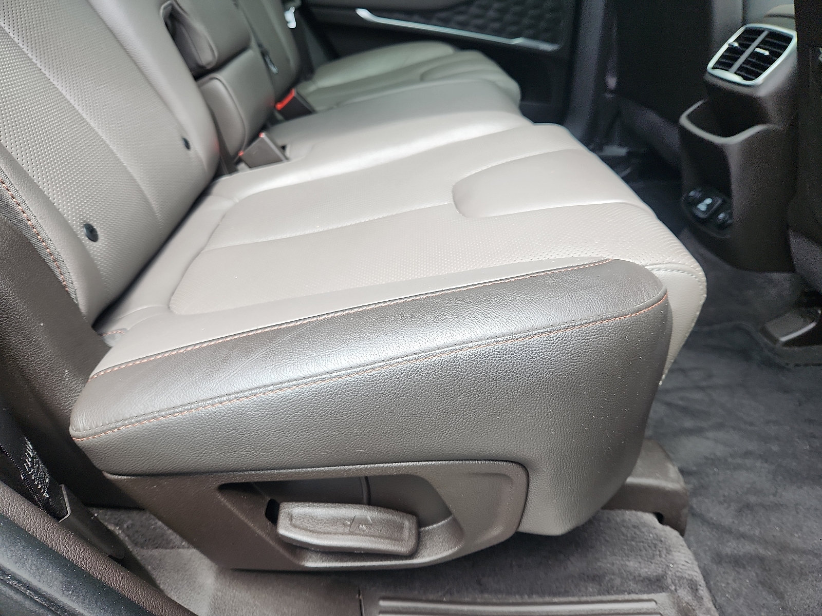 Used 2020 Hyundai Santa Fe Limited w/ Cargo Package AWD/4WD image 30