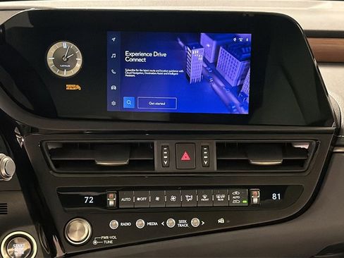 Certified 2025 Lexus ES 350 w/ Premium Package image 17