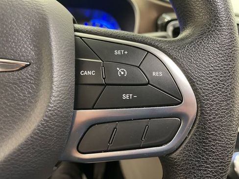 Used 2020 Chrysler Voyager LX image 18