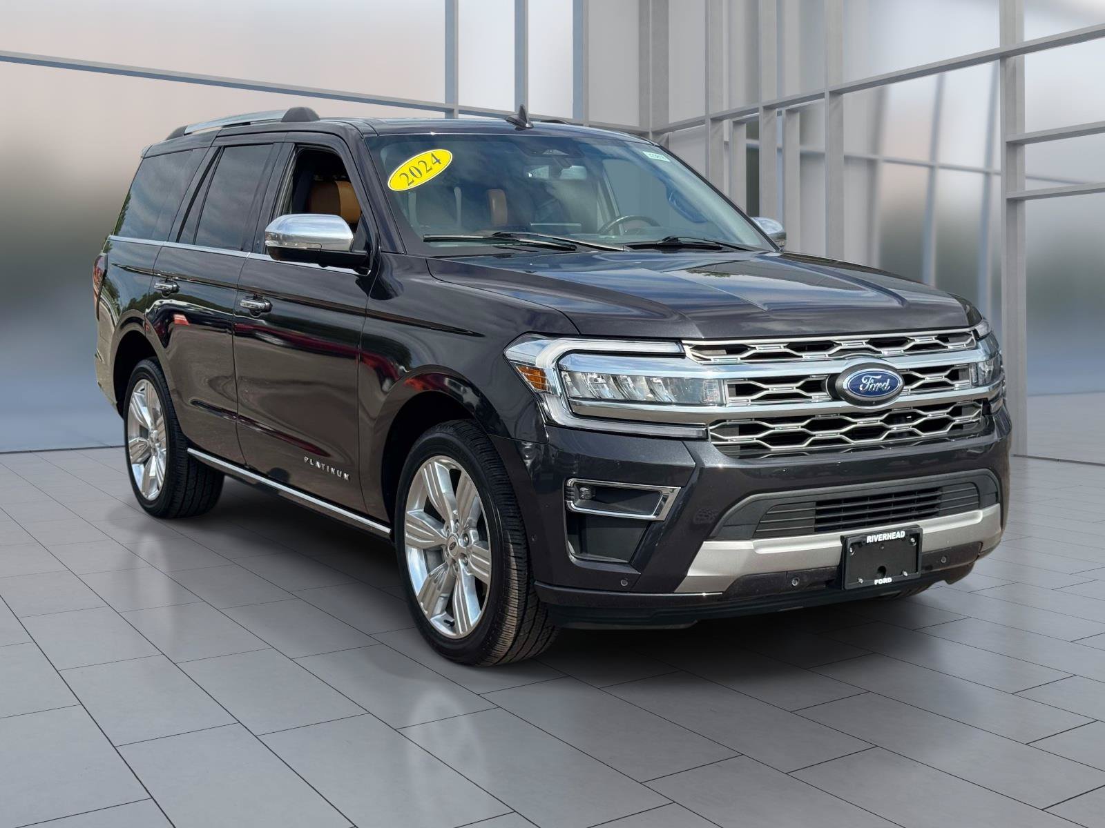 Certified 2024 Ford Expedition Platinum AWD/4WD image 2
